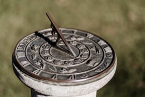 Sun dial clock